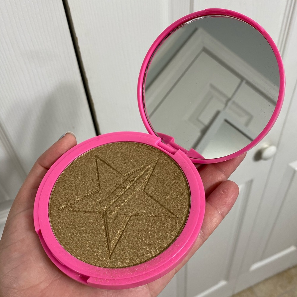 Jeffree Star skin frost highlighter